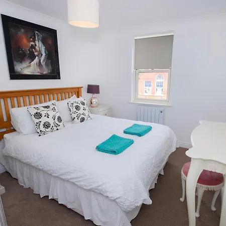 Hummingbird - Spacious One-bed Apartment Scarborough